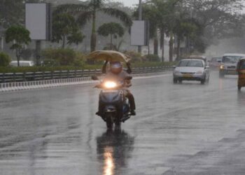 സംസ്ഥാനത്ത് പരക്കെ മഴയിക്ക് സാധ്യത ; 6 ജില്ലകളിൽ യെൽലോ അലെർട്