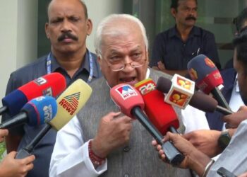 ധൈര്യമുള്ളവർ രാജ്ഭവനിലേക്ക് മാർച്ച് നടത്തട്ടെ; വെല്ലുവിളിച്ച് ഗവർണർ