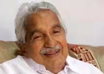 ഉമ്മൻചാണ്ടിയെ കല്ലെറിഞ്ഞ കേസിലെ  പ്രതികളെ ശിക്ഷിച്ചു