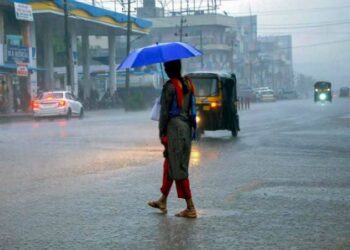 വടക്കൻ കേരളത്തിൽ മഴ മുന്നറിയിപ്പ്; തീരദേശങ്ങളിൽ ജാഗ്രത തുടരണം