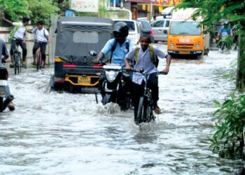മഴ ശക്തം; തിരുവനന്തപുരം മുതൽ എറണാകുളം വരെ ജില്ലകളിൽ യെല്ലോ അലേർട്ട്