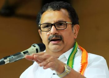 ഒന്നിനും കൊള്ളാത്ത വനം മന്ത്രിയെ പുറത്താക്കണമെന്ന് കെ മുരളീധരന്‍