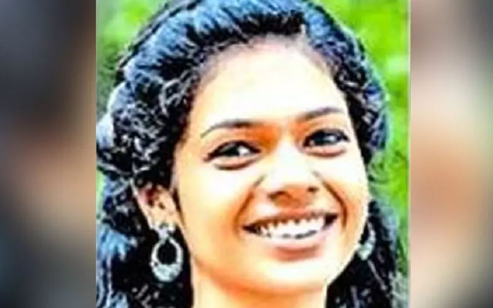 young lady found dead at kannur house